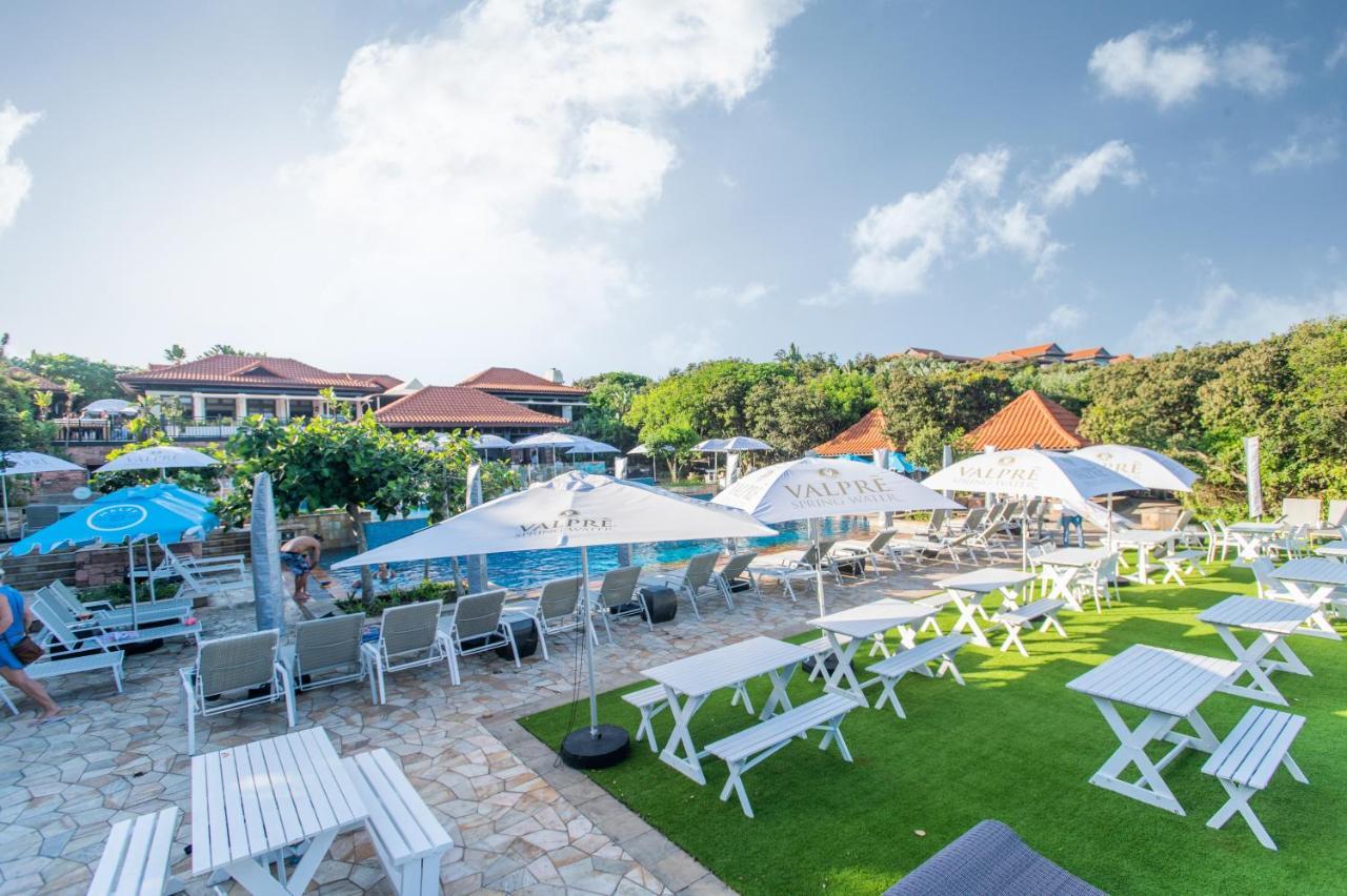 The Capital Zimbali Hotell Ballito Exteriör bild The swimming pool at the resort